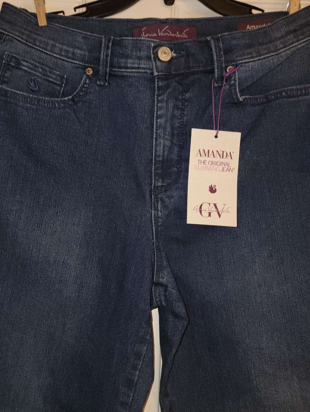 New Gloria Vanderbilt Amanda Slimming Jean in Dark Blue Wash - Picture 2 of 5